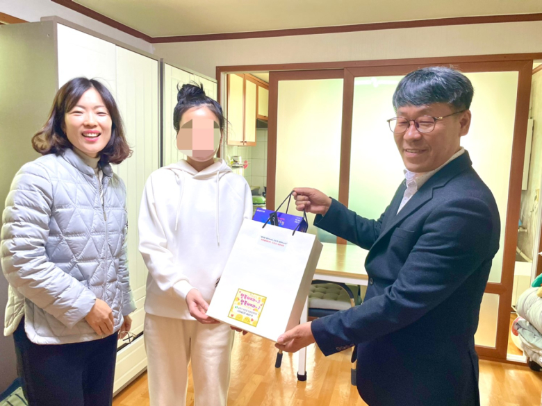 상주시 북문동은 북문동지역사회보장협의체(민간위원장 김재철)는 올 한해 맞춤형복지팀의 특화사업 중 하나로 ‘여성가장을 위한 영양제지원사업’을 실시한다. 사진제공 = 상주시