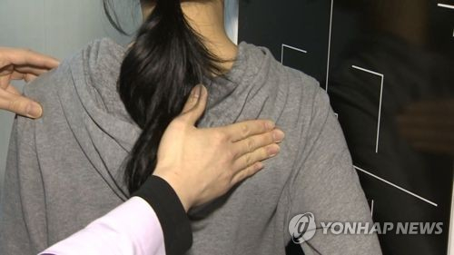 어깨 통증. 연합(연합뉴스TV 제공). *기사와 직접적인 관련 없음