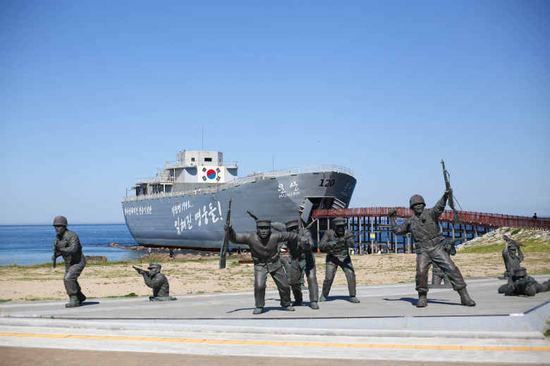 영덕 장사상륙작전 전승기념관 외관.