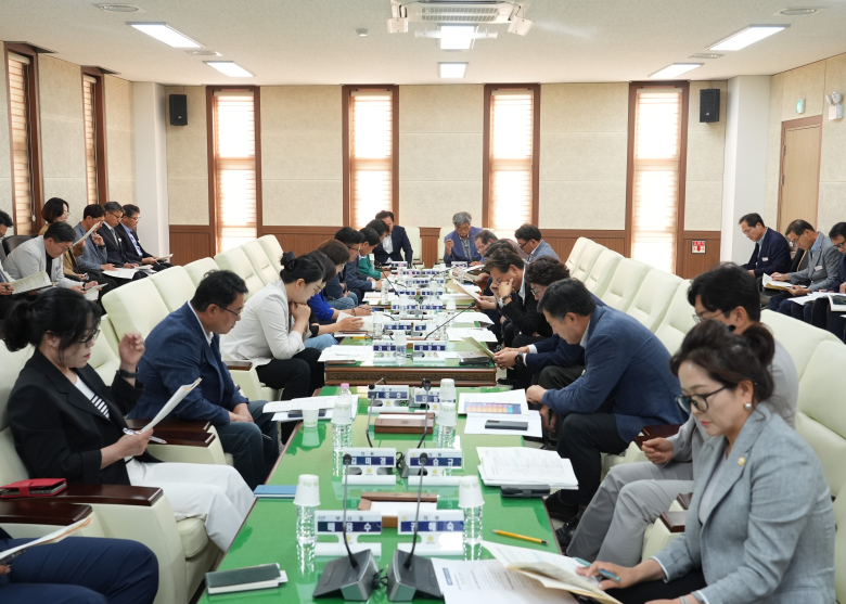 안동시의회는 지난 9일 2026년 제4차 의원 전체 간담회를 개최했다. 사진제공=안동시의회