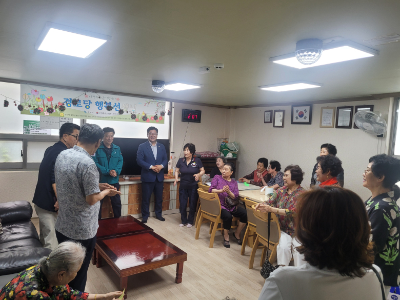 구미시 양포동의 어르신 건강한 여름나기 기원. 사진제공=양포동