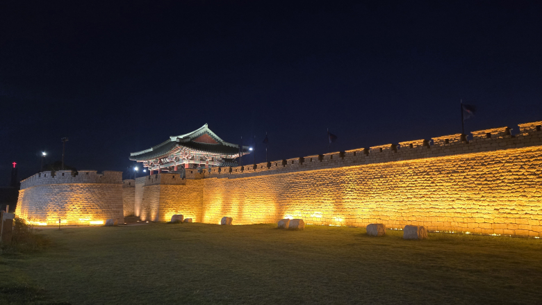 경주읍성 야경. 사진=선애경 기자.