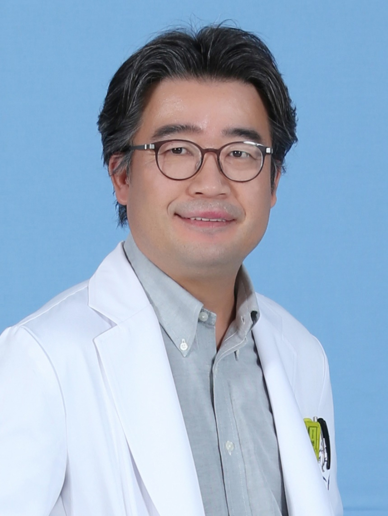 이번 앱은 방사선종양학과 노광원 부장이 기존 종이 환자수첩을 디지털 방식으로 구현한 것으로, 환자와 보호자가 치료 과정에서 필요한 정보를 보다 쉽고 편리하게 확인할 수 있도록 제작됐다. 사진제공=세명기독병원