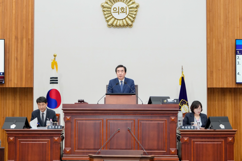 임활 의장이 제299회 경주시의회 임시회 개회를 선언하고 있다. 사진제공=경주시의회